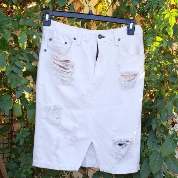 Rag &‎ Bone Distressed Skirt - Shredded - Picture 3 of 7